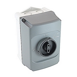 Noir moulé en plastique boîtier avec sur / voyage / Off de marquage et protection selon NEMA 12 et 65 IP utilisables sur le type MS116 et 132 contrôleurs de moteur manuels